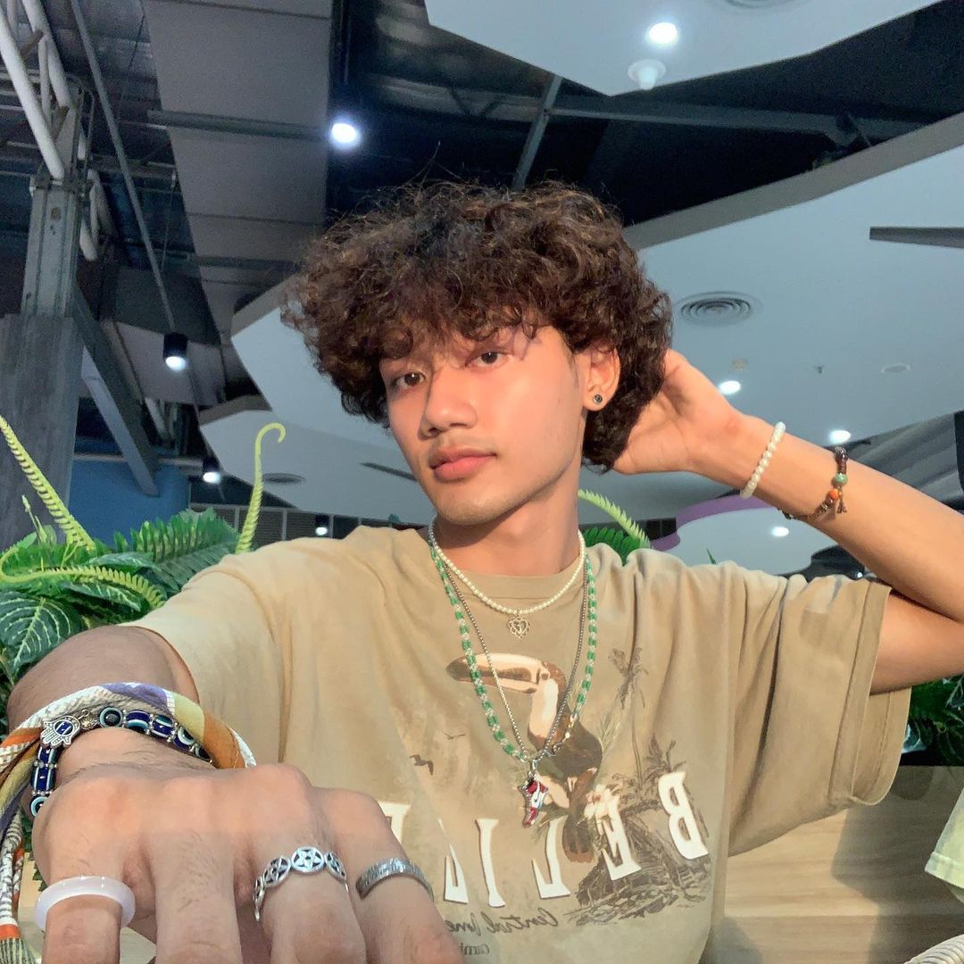 พ่อหนุ่มกรีดยาง